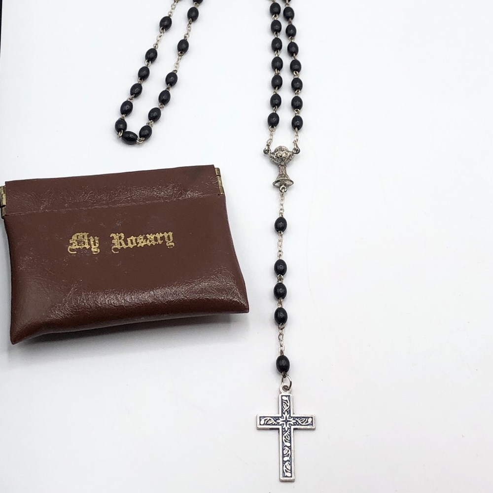 Vintage Rosary Cross beaded Necklace vintage pouch